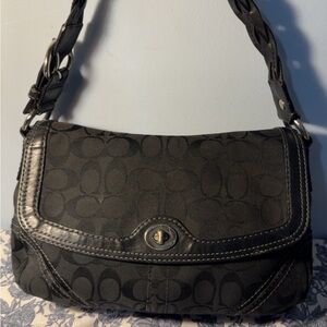 vintage coach shoulder bag in black